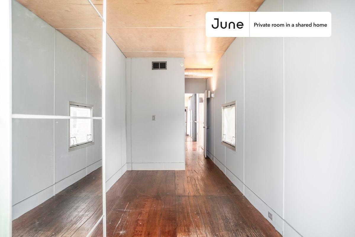 Building Photo - Room in Shared 6 bed/6 bath home