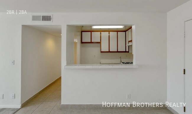 Building Photo - 5541 Fulcher Ave