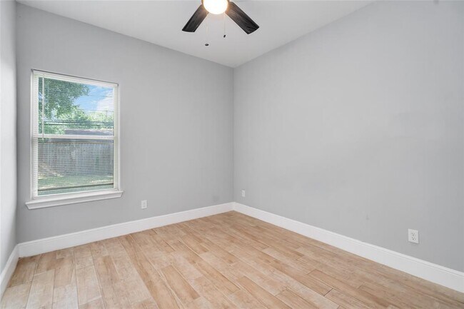 Building Photo - 5754 Reed Rd