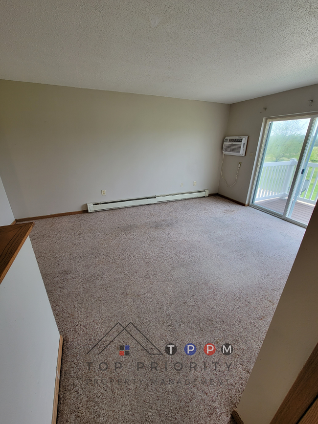 Building Photo - ** MOVE-IN SPECIAL ** 2 Bedroom | 1 Bathro...