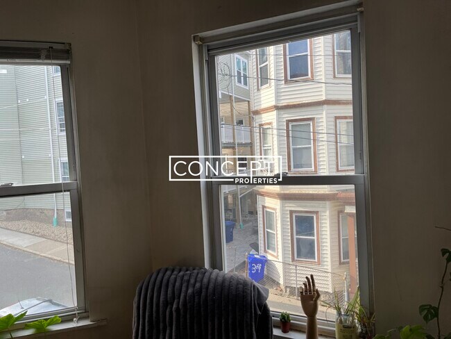 Building Photo - 34 Darling St