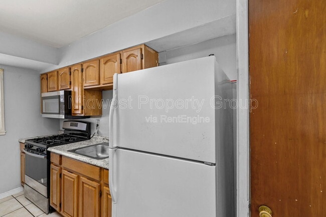 Building Photo - 405 Cameron Rd