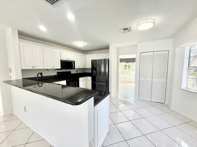 Building Photo - 10579 Pebble Cove Ln