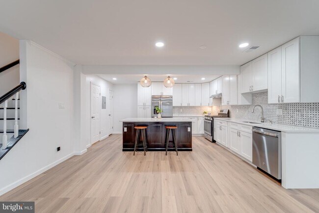 Building Photo - 4047 Chetham Wy