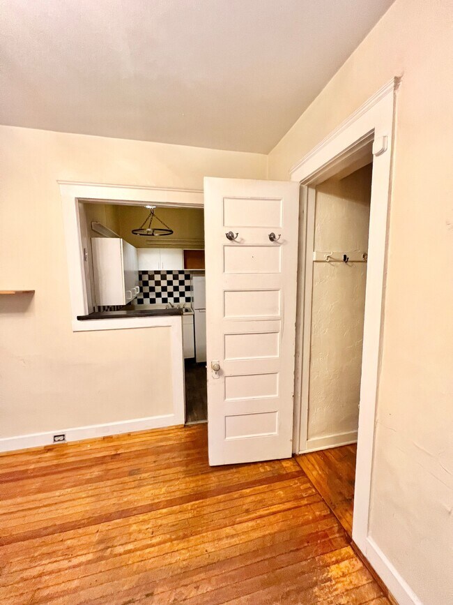 IMG_4779 - Cross Apartments