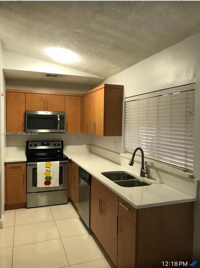 Building Photo - 6704 SW 147th Ct