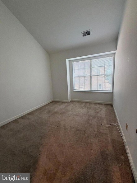 Building Photo - 5911 Barbados Pl