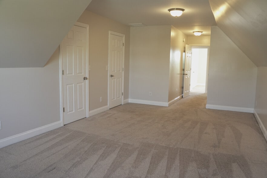 Second Floor Bonus Room With Reading Nook, and 2 Large Closets Closets (12x22) - 393 Hays Blvd