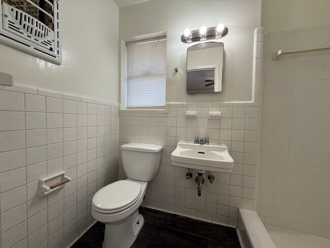 Building Photo - Walk to St. Edwards University!-2711 Little John