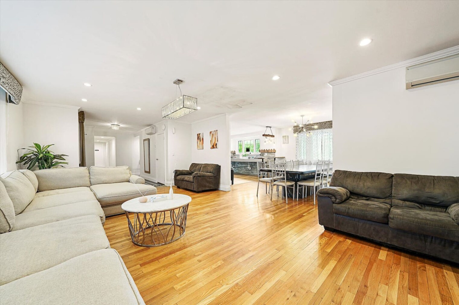 Building Photo - 37 Roosevelt Ave