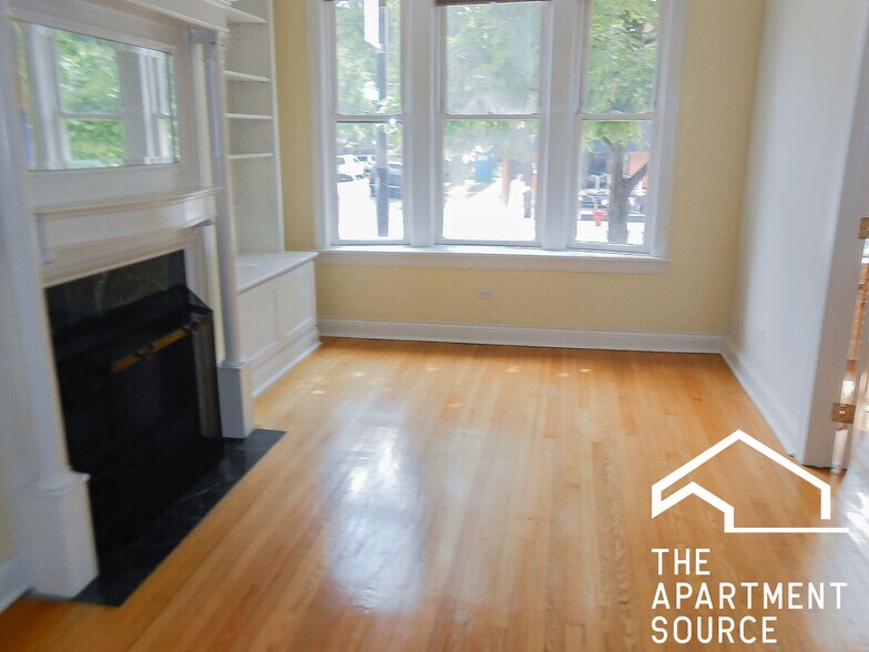 Building Photo - 3856 N Southport Ave