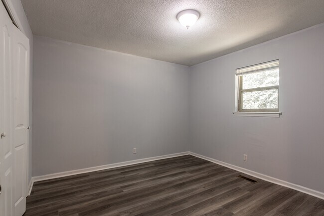 Building Photo - 1648 Johnson Rd