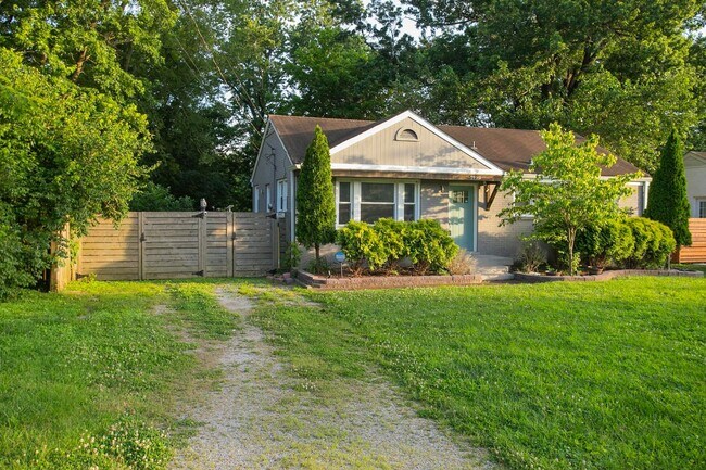 Building Photo - 2129 Crystal Dr