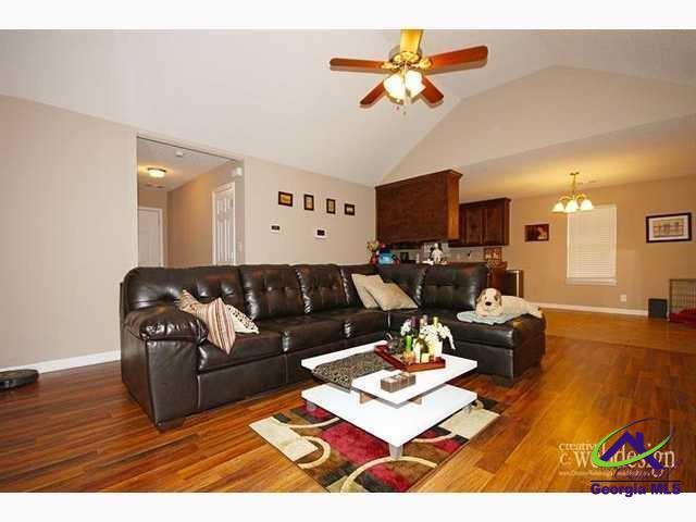 Building Photo - 302 Laurel Woods Dr