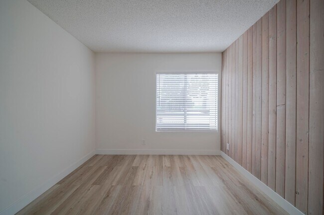 Building Photo - Welcome to Your Updated Home in the Heart of South Coast Metro!