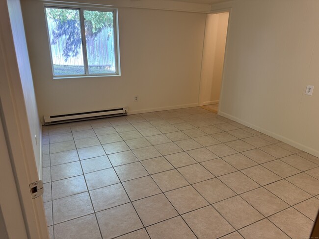 Building Photo - 11 Cove View Dr