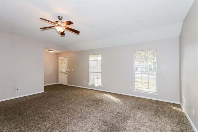 Building Photo - 18115 Brooknoll Dr