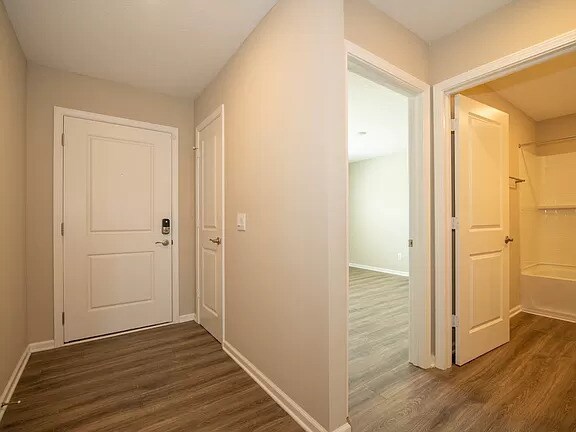 Building Photo - Fantastic 4bd/2ba home! Coming soon!