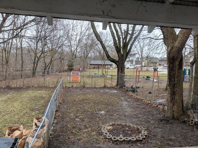 Building Photo - 1410 N Chestnut St