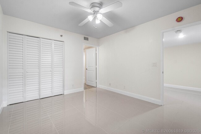 Building Photo - 7290 Kinghurst Dr