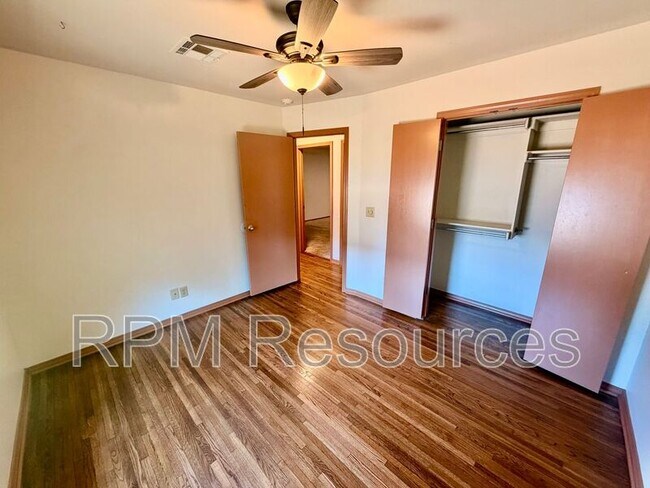 Building Photo - 4508 N Asbury Ave