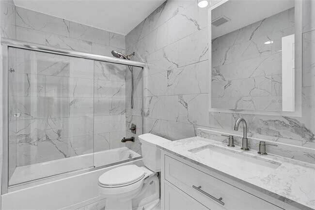 Building Photo - 3944 Doral Dr