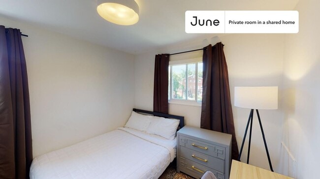 Building Photo - 530 Ingraham St NE