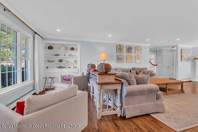 Building Photo - 809 W Lk Dr