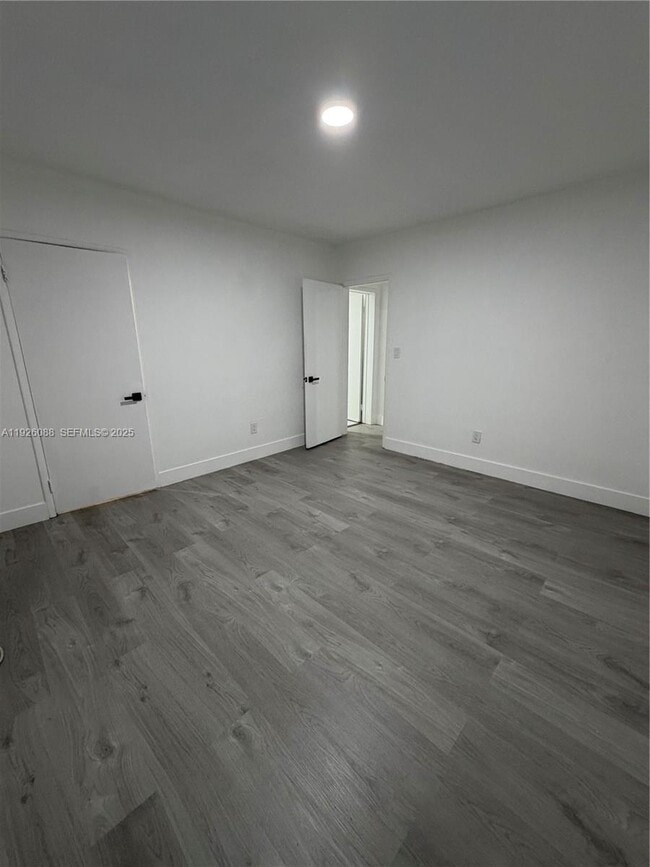 Building Photo - 324 Surfside Blvd