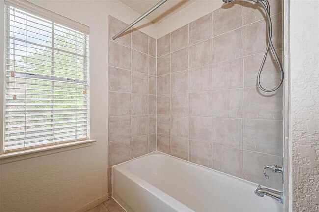 Building Photo - 3614 Bee Bayou Ln