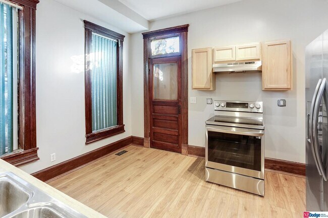 Building Photo - 2210 Wirt St