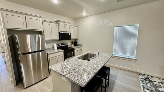 Building Photo - Brand-new 2 Bedroom, 1 Bathroom Home!