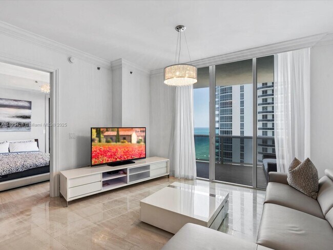 Building Photo - 15901 Collins Ave
