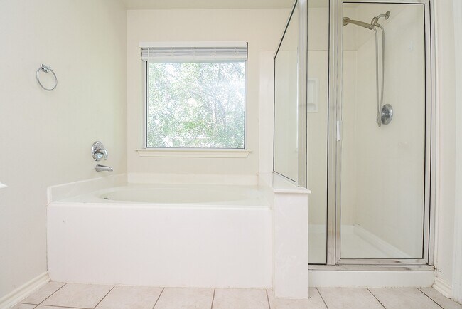 Building Photo - 87 Blue Creek Pl