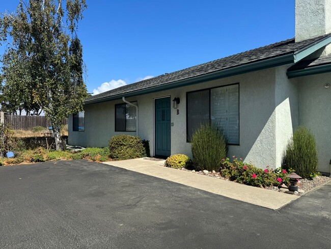 Primary Photo - Single-Level, End-Unit, 3-Bedroom Condo wi...