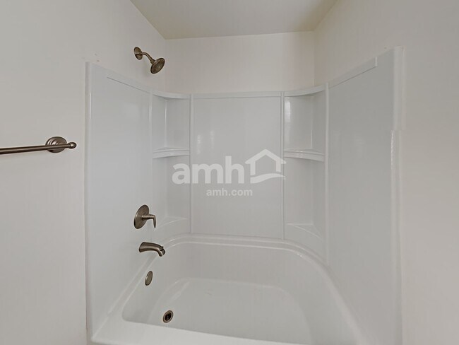 Building Photo - 2133 Leafmore Ct SE