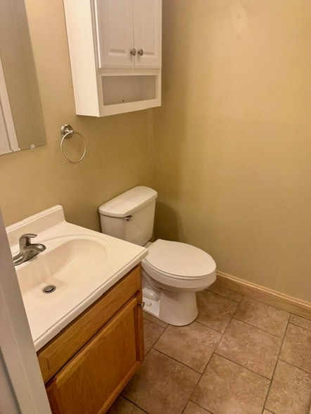 Building Photo - 1616 Spring Valley Dr