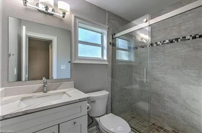 Building Photo - Country Living Pool Home! 3 bed 2 bath, pr...