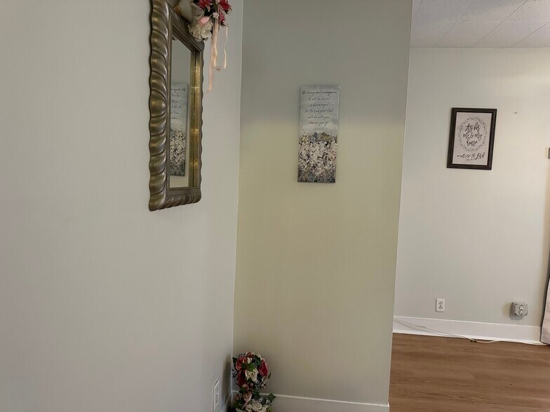 Building Photo - 269 N 1st Ave