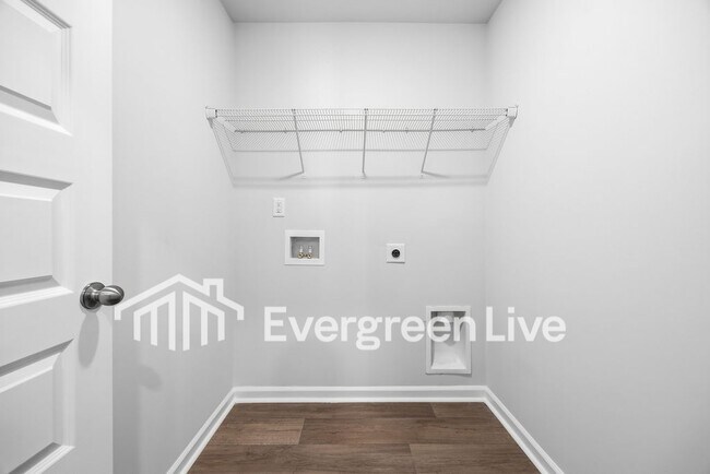 Building Photo - 1716 King Oaks Lp