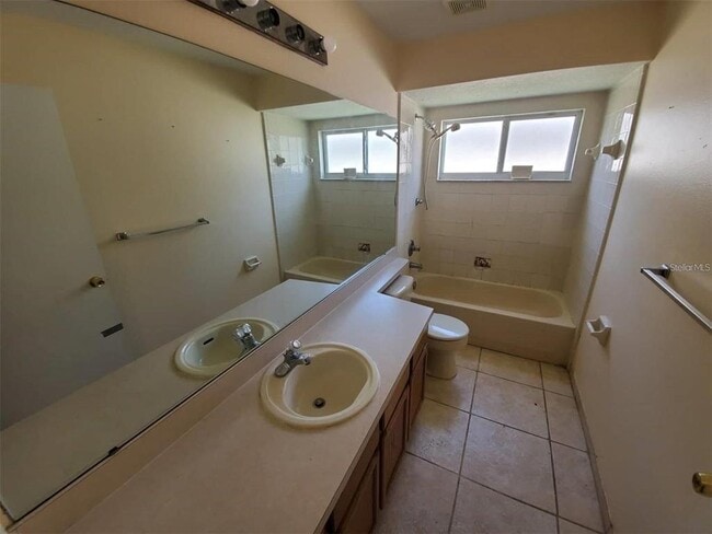 Building Photo - 1440 Timberbend Cir