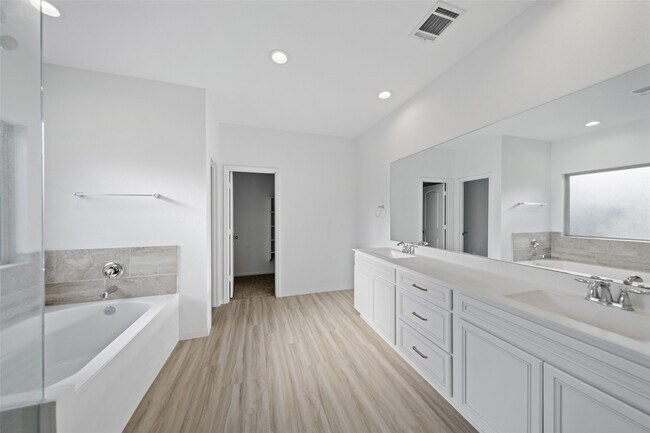 Building Photo - 105 Whelan Ln
