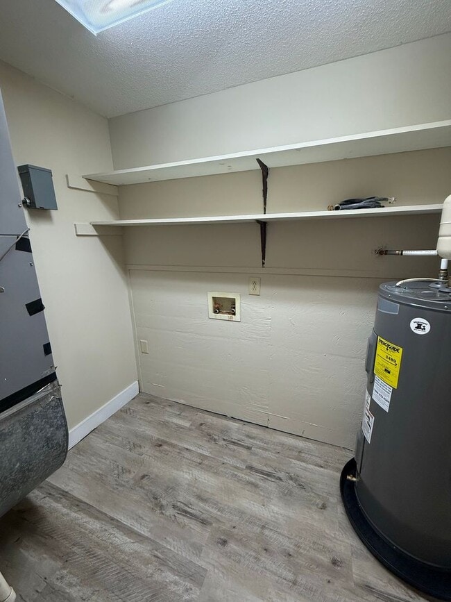 Building Photo - Three Bedroom two Bath home located in South West Area