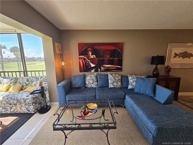 Building Photo - 5564 NE Gulfstream Way