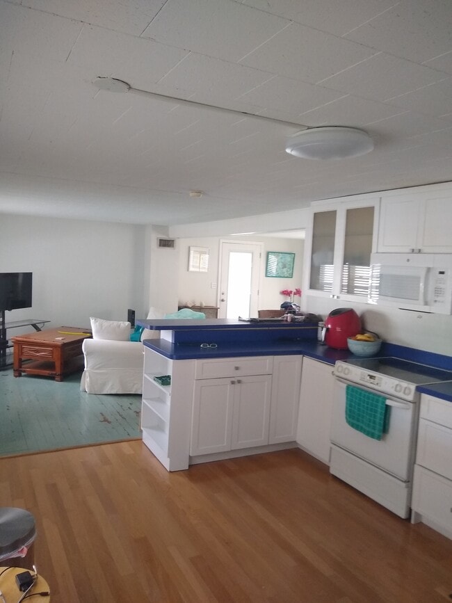 Building Photo - 216 Humpty Dumpty Dr