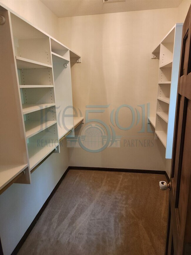 Building Photo - RARE exquisite home on acreage in the heart of West Little Rock!