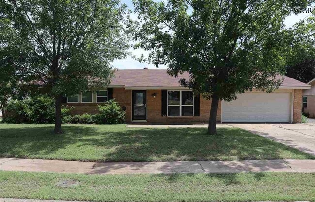 Primary Photo - 4600 Sierra Madre Dr