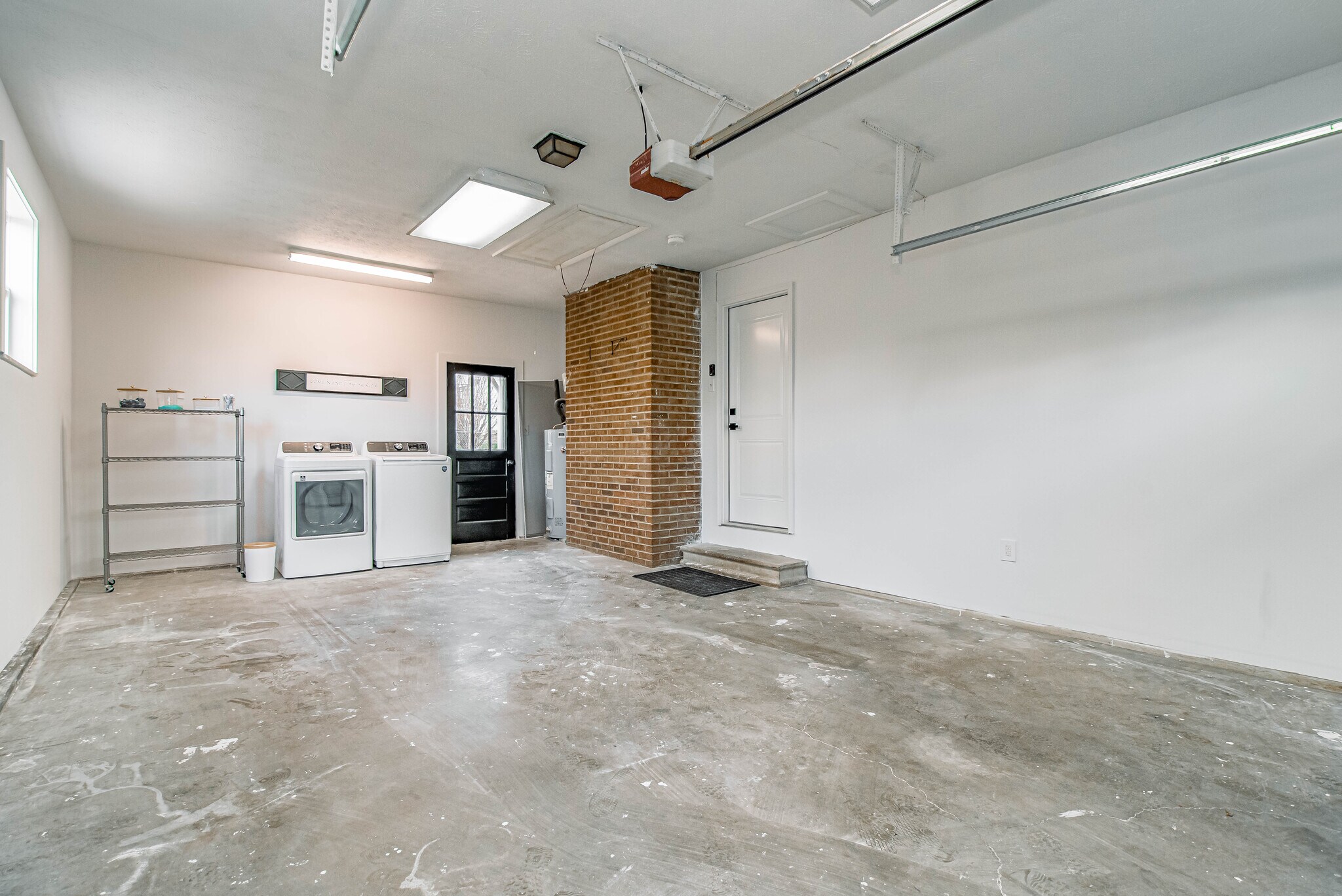 Building Photo - 7707 Windsong Rd
