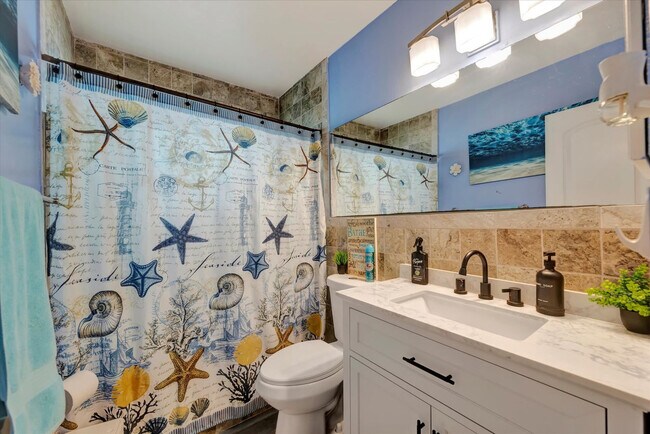 Building Photo - 11420 1st St E