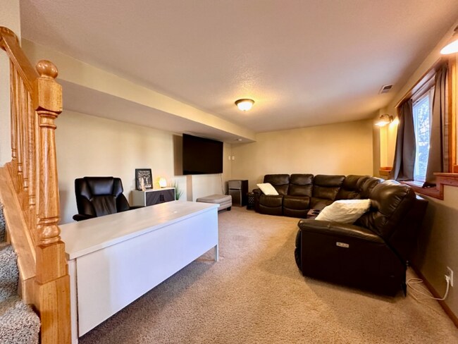 Building Photo - 9815 Biscayne Dr